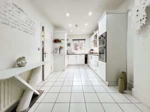 Kitchen- click for photo gallery